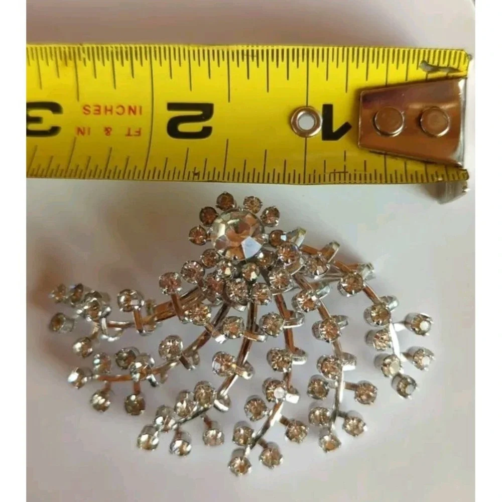 Vintage Gorgeous Costume‎ Jewelry Rhinestone Silver Tone Brooch Pin